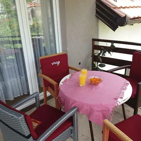 Apartman Nora Апартаменты